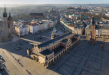 Przyszłość jest teraz – nauka fundamentem Krakowa Rynek Głowny Sukiennice Ratusz