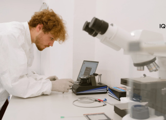 Ślina jako analit przyszłości. IQ Biozoom opracowuje nową technologię do nieinwazyjnej diagnostyki domowej.