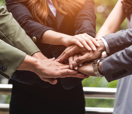 Plany współpracy w obszarze Digital Health – spotkanie Rady Doradczej COHES.io w Atenach